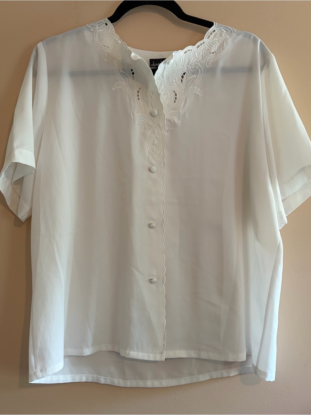 Elegant White Embroidered Button-Front Women's Top vintage